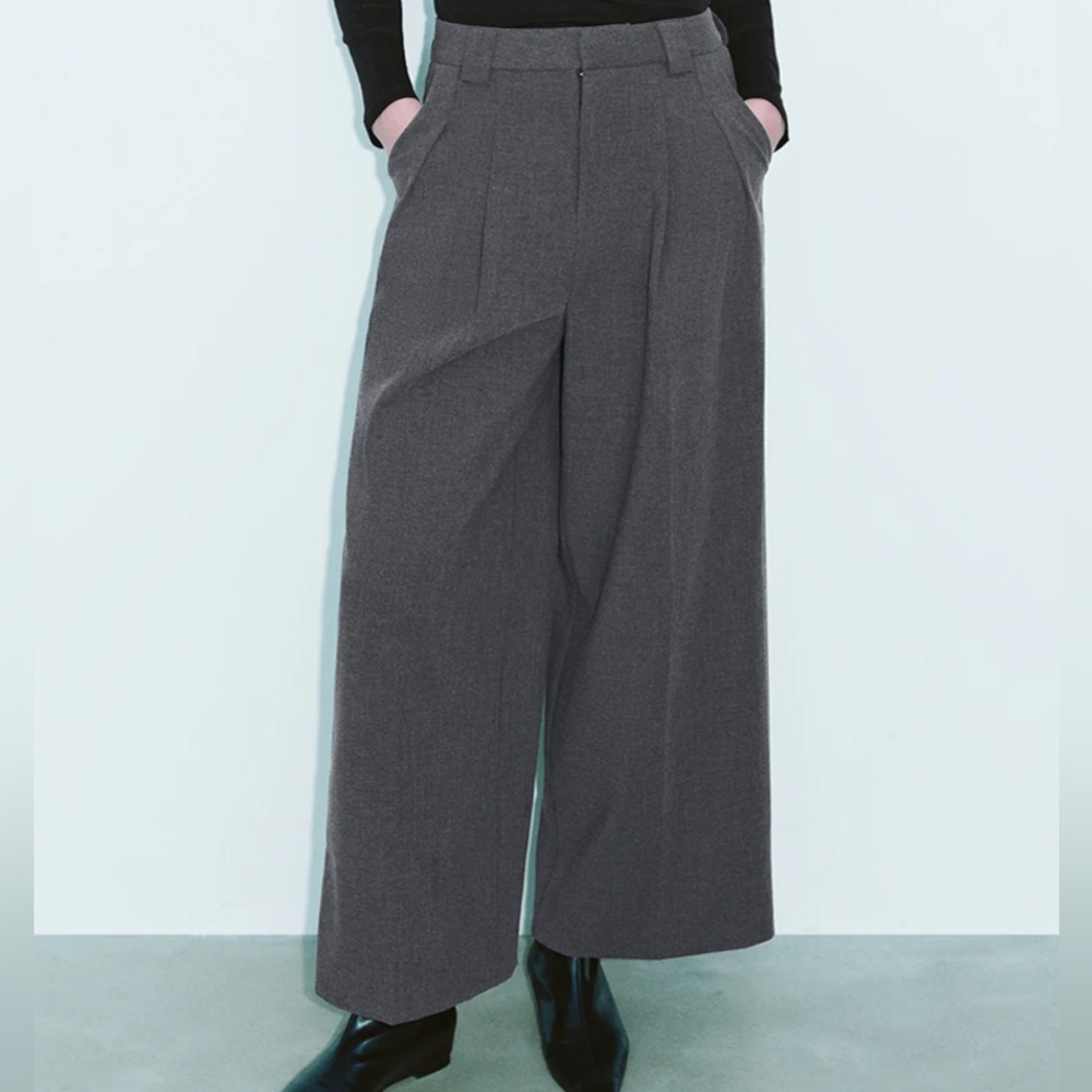 Chic Gray Wide-Leg High-Waisted Pants
